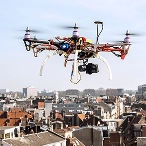 un drone en ville
